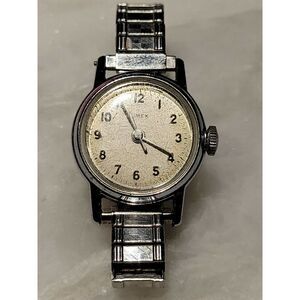 VINTAGE TIMEX WIND UP Women's Silver Watch‎ for Parts or repair